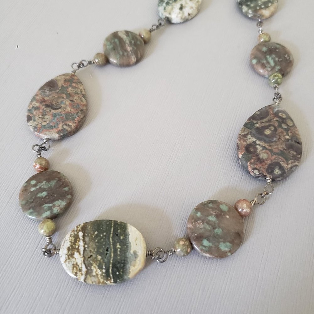 Kriaytions stone necklace NEW